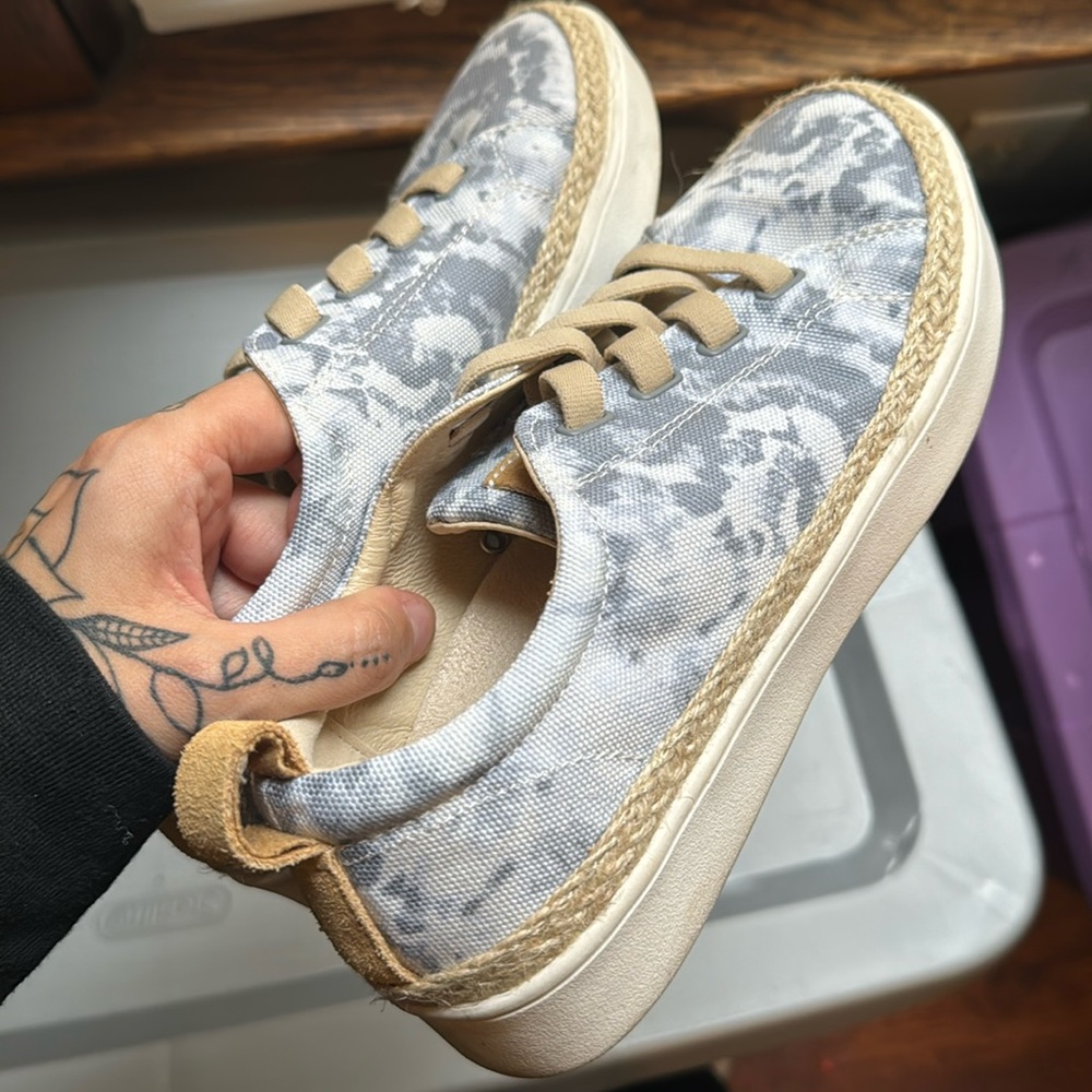 Spenco sneakers size 7.5